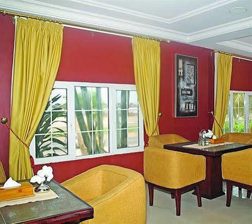 His Majestys Hotel Accra Buitenkant foto